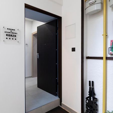 Deluxe Rooms And Apartments Korzo Pula Exterior photo